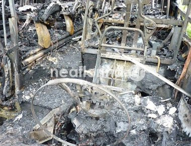 Δείτε φωτό από το λεωφορείο του ΚΤΕΛ Φλώρινας που τυλίχθηκε στις φλόγες